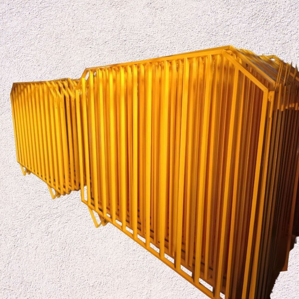 Vallas Papales Amarillas Metalforma